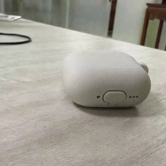 Minimal Soft White Earbud Case with Loop - Picture 3 of 4